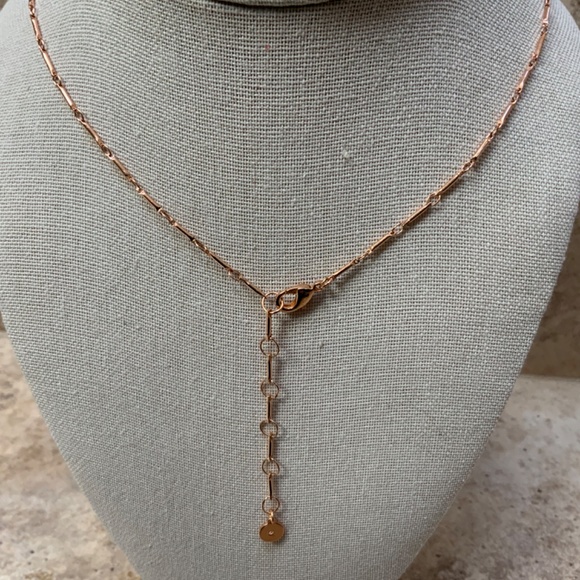 Stella and Dot Rose Gold necklace - Picture 2 of 2